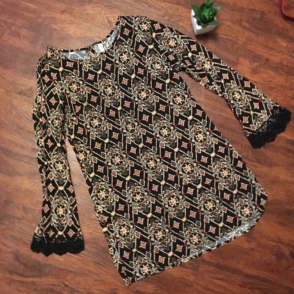 Pattern long sleeve dress